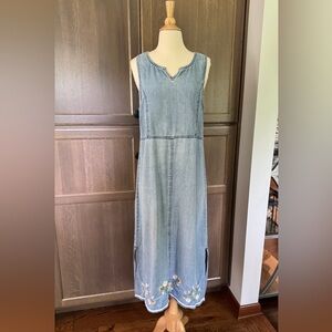 Vtg. Agazo Women’s Denim Blue Embroidered Maxi Sleeveless Dress (A-1)